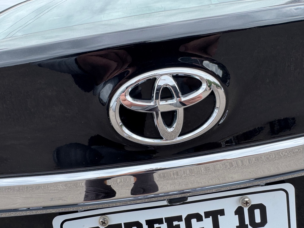 Photo 42 of this TOYOTA AVALON