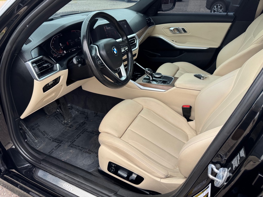 Photo 14 of this BMW 3 SERIES