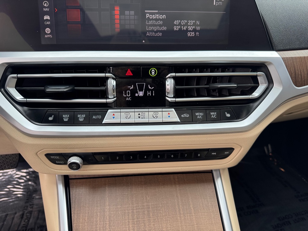Photo 36 of this BMW 3 SERIES