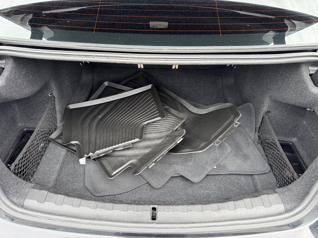 Photo 20 of this BMW 3 SERIES