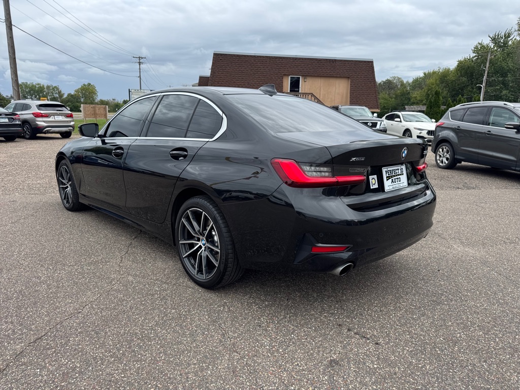 Photo 7 of this BMW 3 SERIES