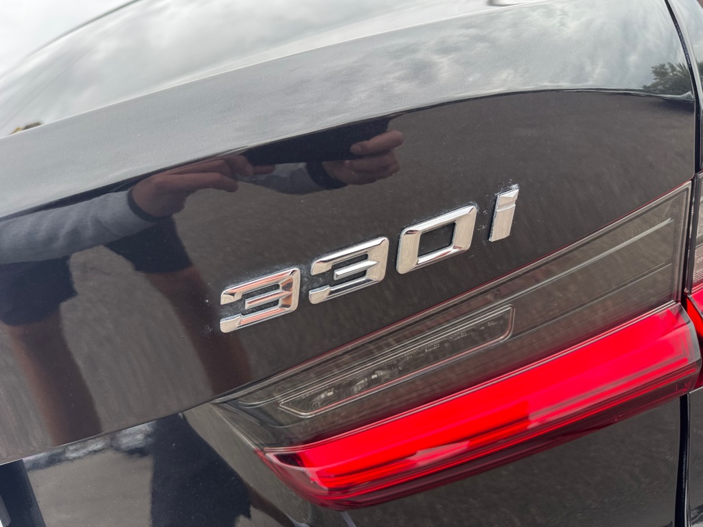 Photo 56 of this BMW 3 SERIES