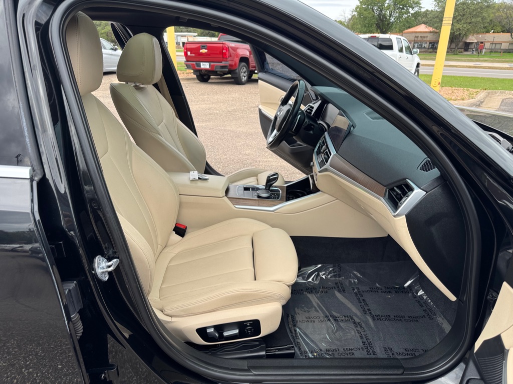 Photo 24 of this BMW 3 SERIES