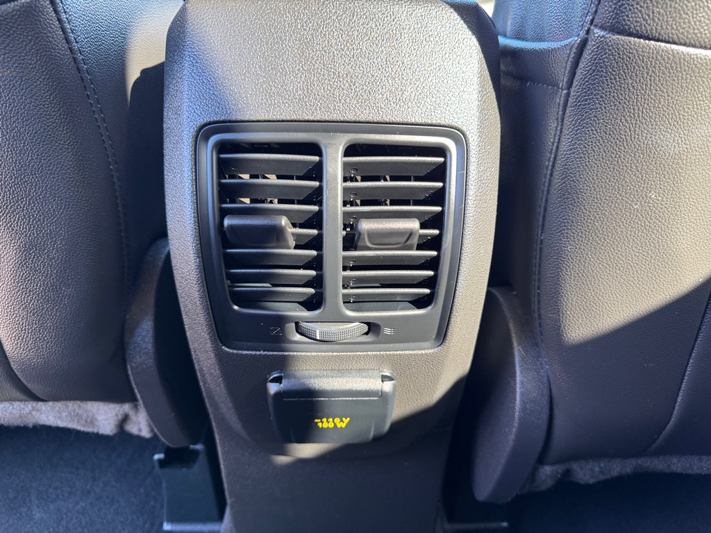 Photo 30 of this FORD ESCAPE