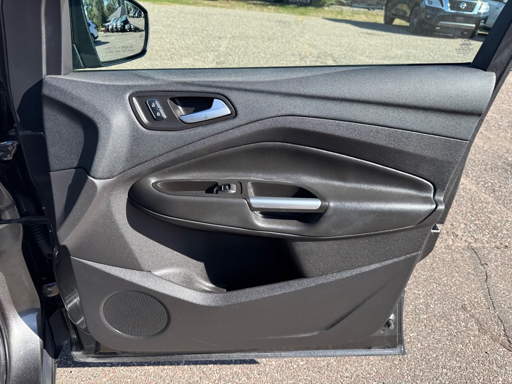 Photo 29 of this FORD ESCAPE