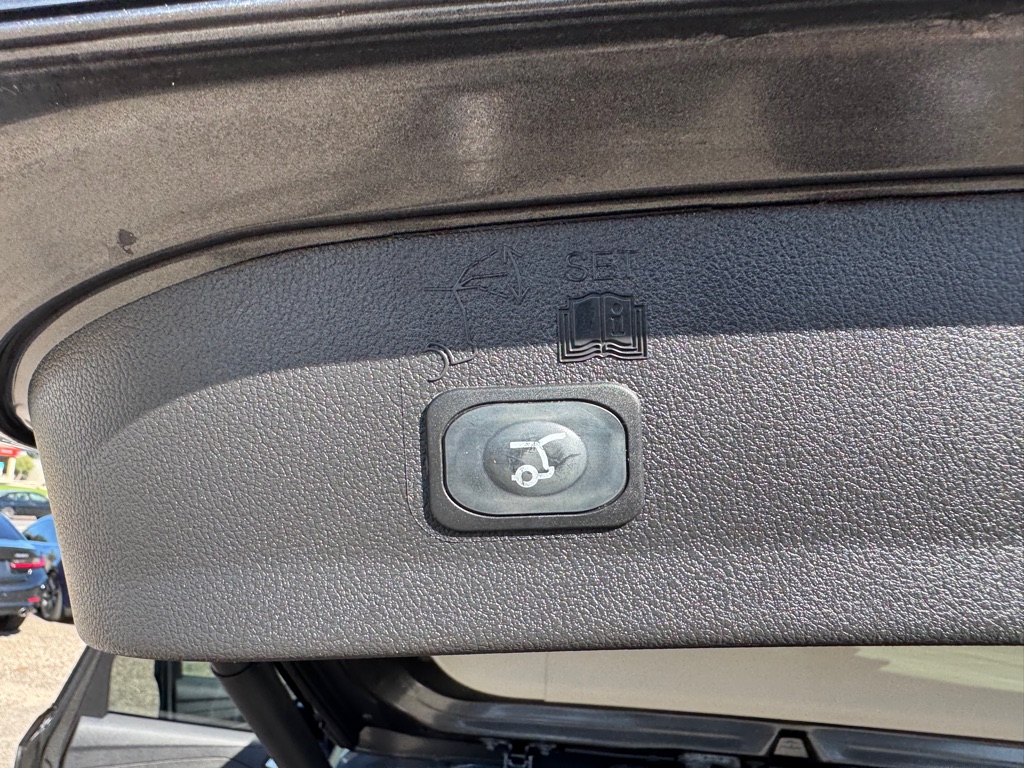 Photo 22 of this FORD ESCAPE