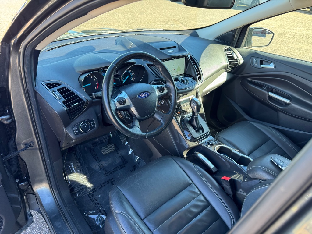 Photo 15 of this FORD ESCAPE