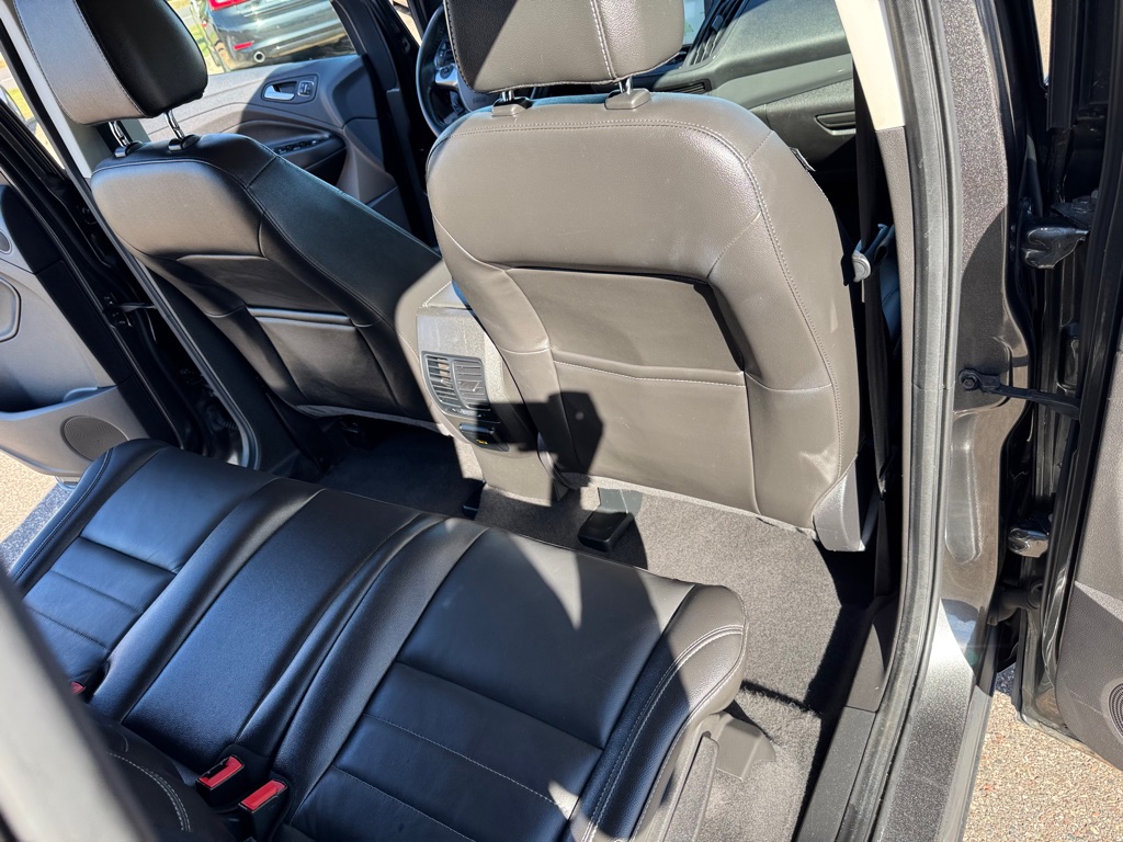 Photo 24 of this FORD ESCAPE