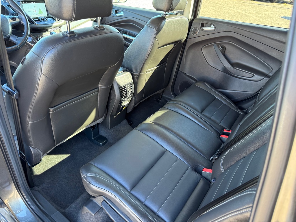 Photo 18 of this FORD ESCAPE