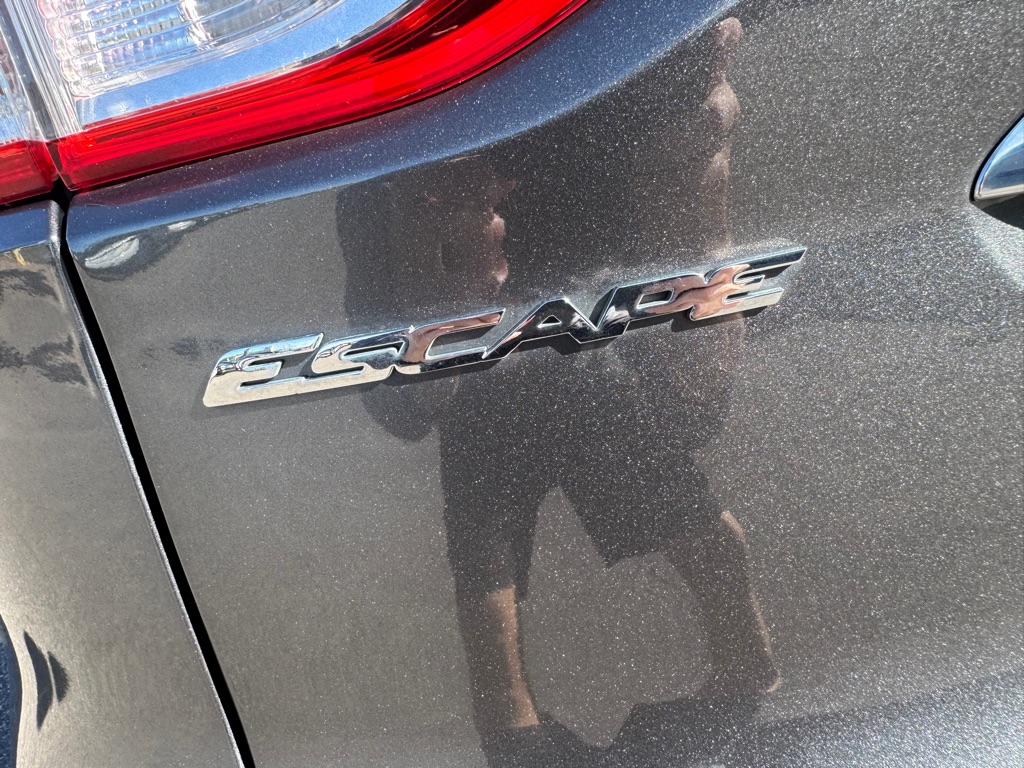 Photo 50 of this FORD ESCAPE