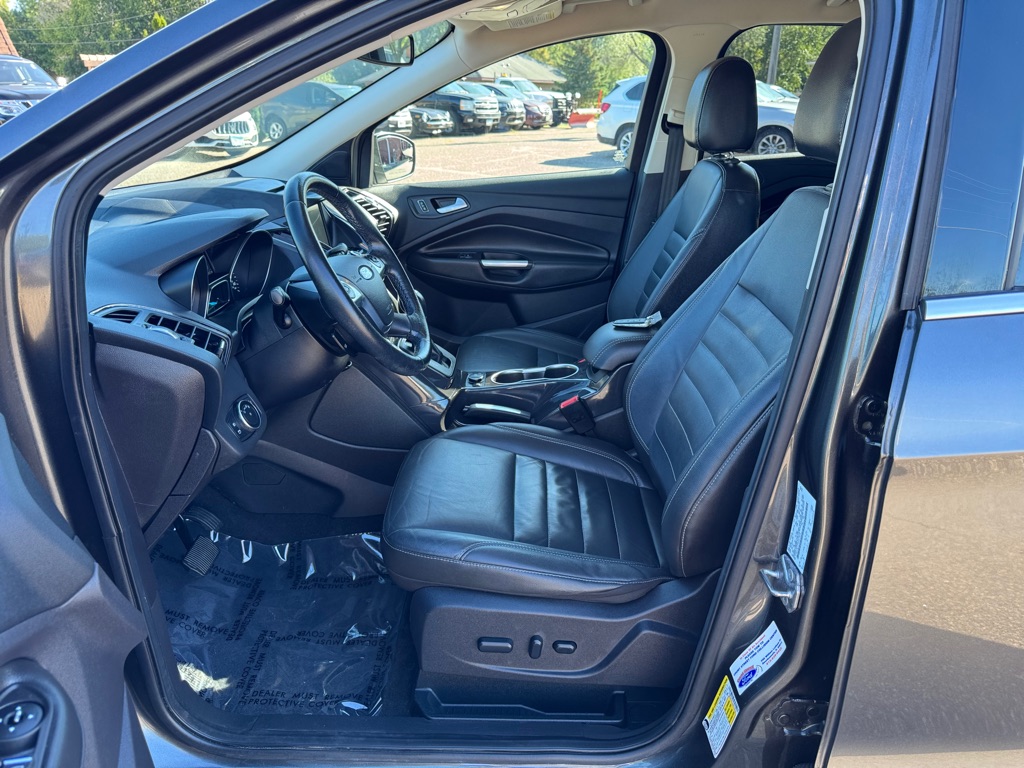 Photo 13 of this FORD ESCAPE