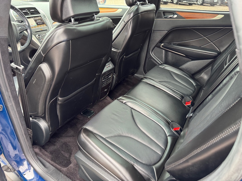 Photo 18 of this LINCOLN MKC