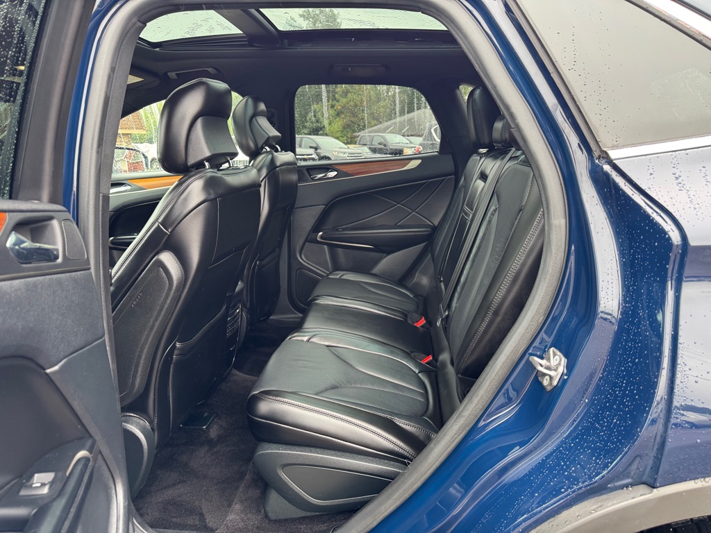 Photo 17 of this LINCOLN MKC