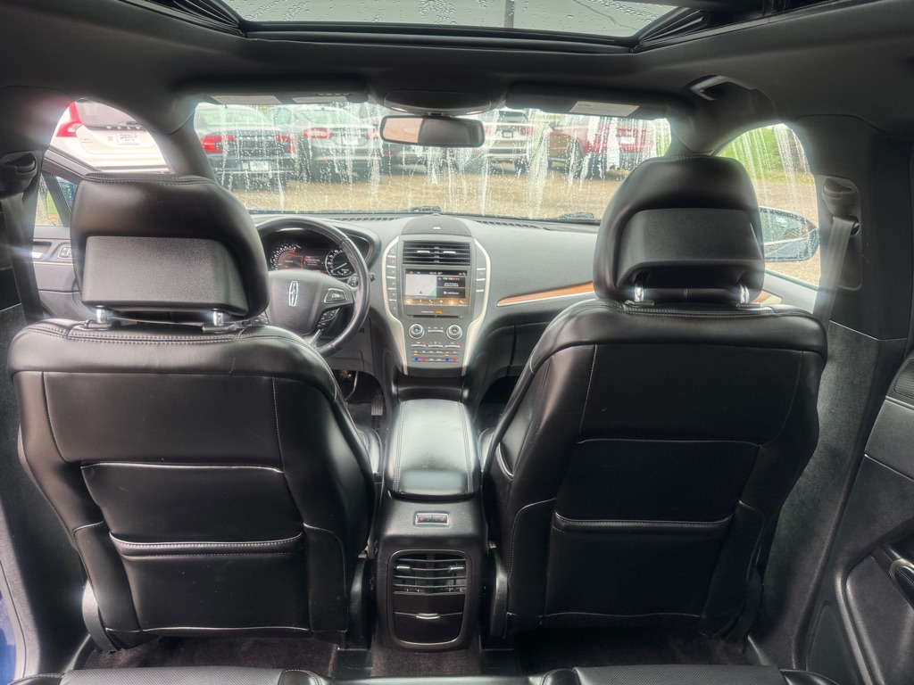 Photo 21 of this LINCOLN MKC
