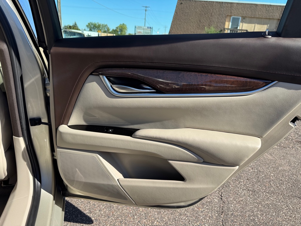 Photo 26 of this CADILLAC XTS