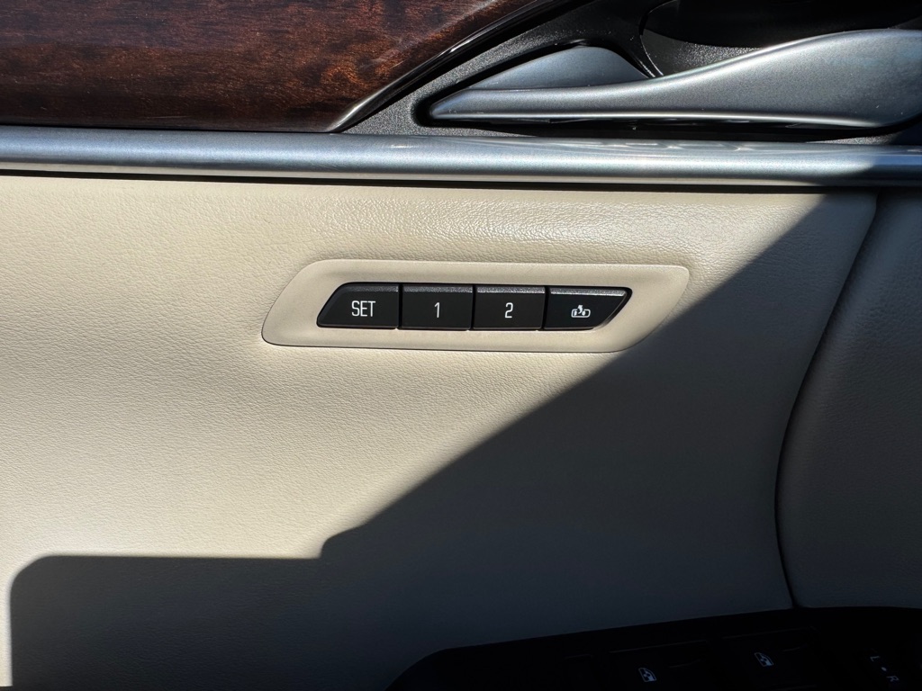 Photo 17 of this CADILLAC XTS