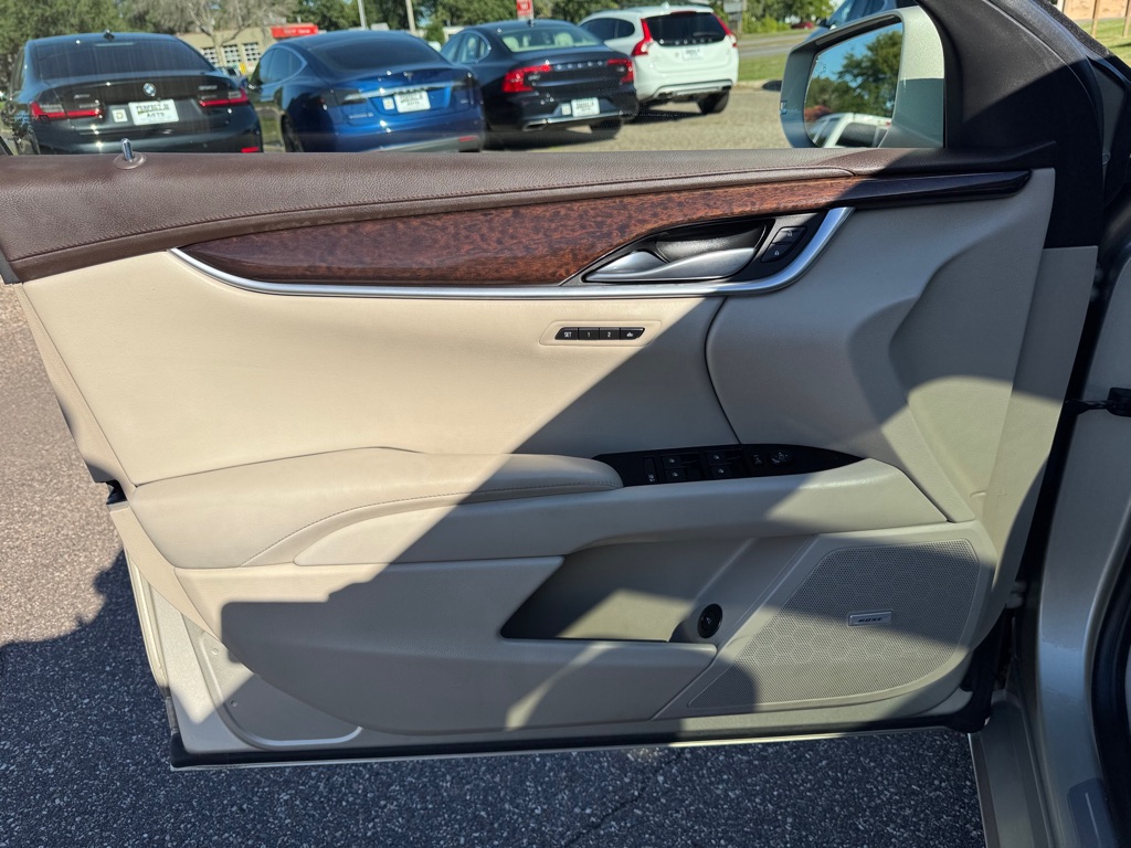 Photo 16 of this CADILLAC XTS