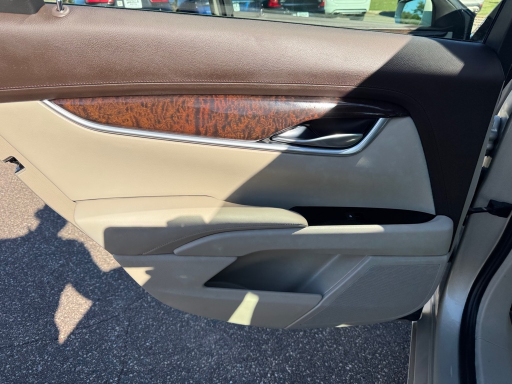 Photo 22 of this CADILLAC XTS