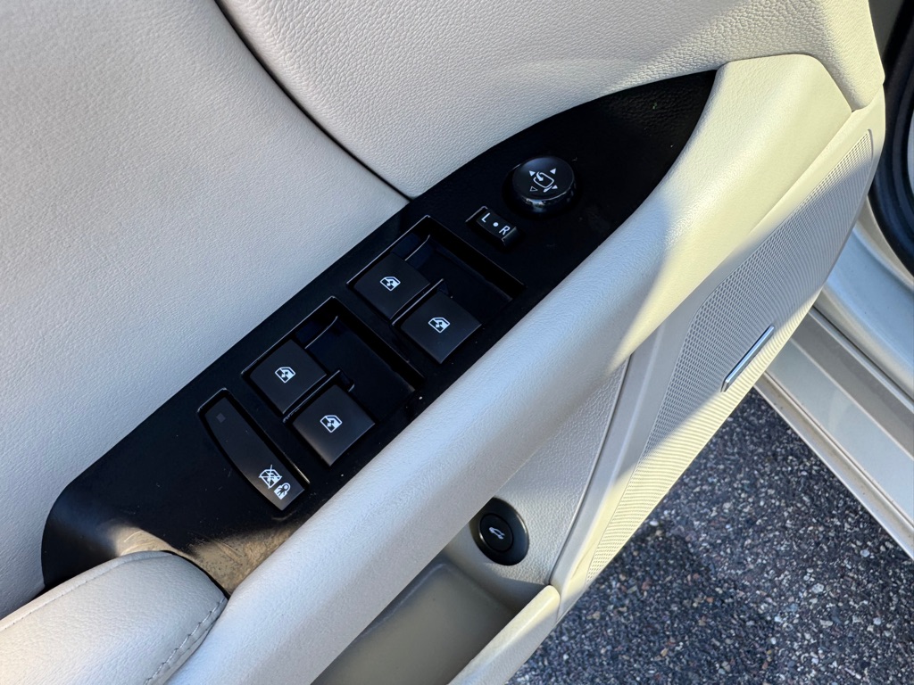 Photo 18 of this CADILLAC XTS