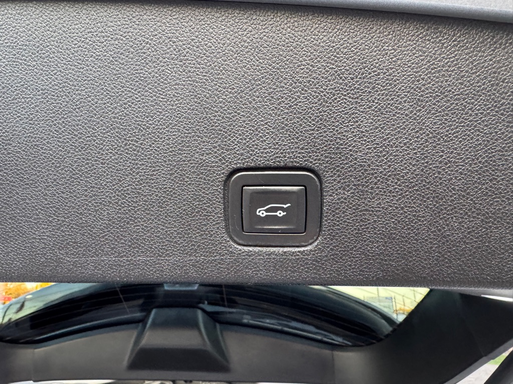 Photo 26 of this CADILLAC XT6