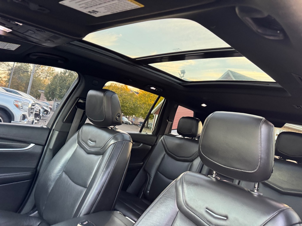 Photo 38 of this CADILLAC XT6