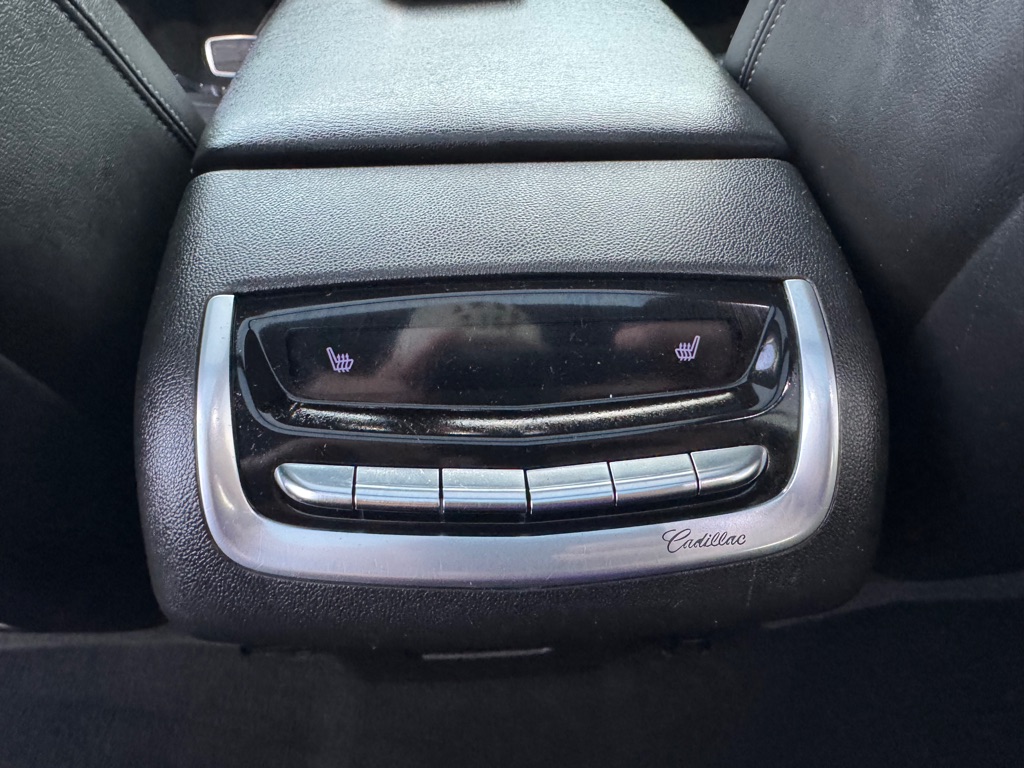 Photo 34 of this CADILLAC XT6