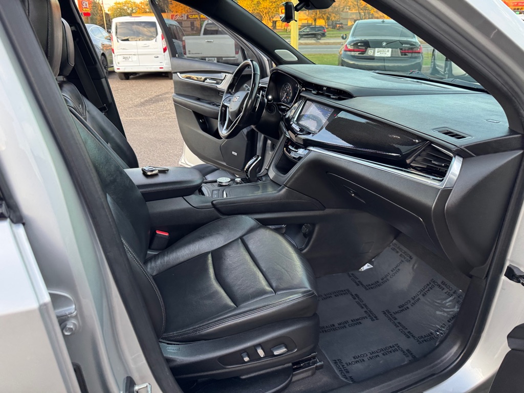 Photo 31 of this CADILLAC XT6