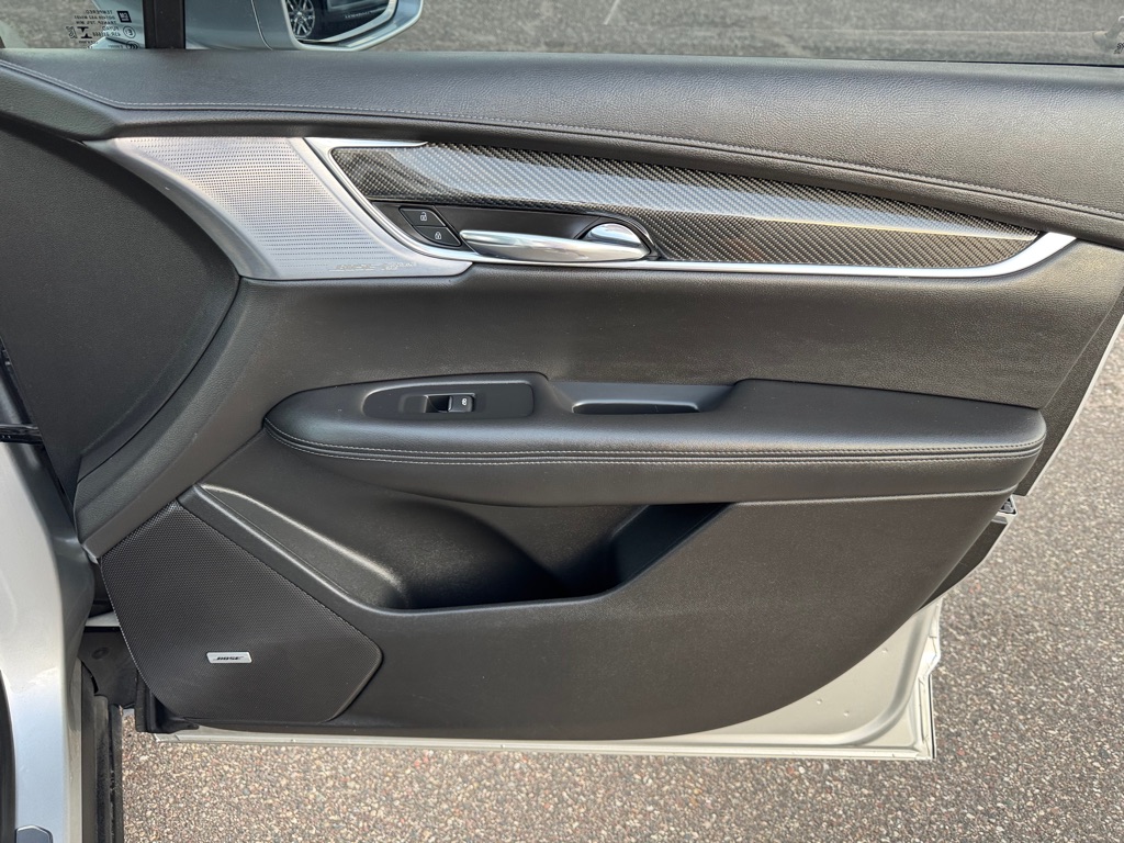 Photo 33 of this CADILLAC XT6