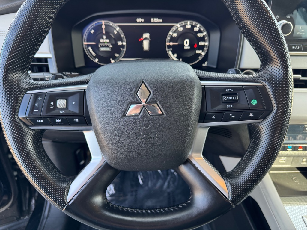Photo 47 of this MITSUBISHI OUTLANDER PHEV