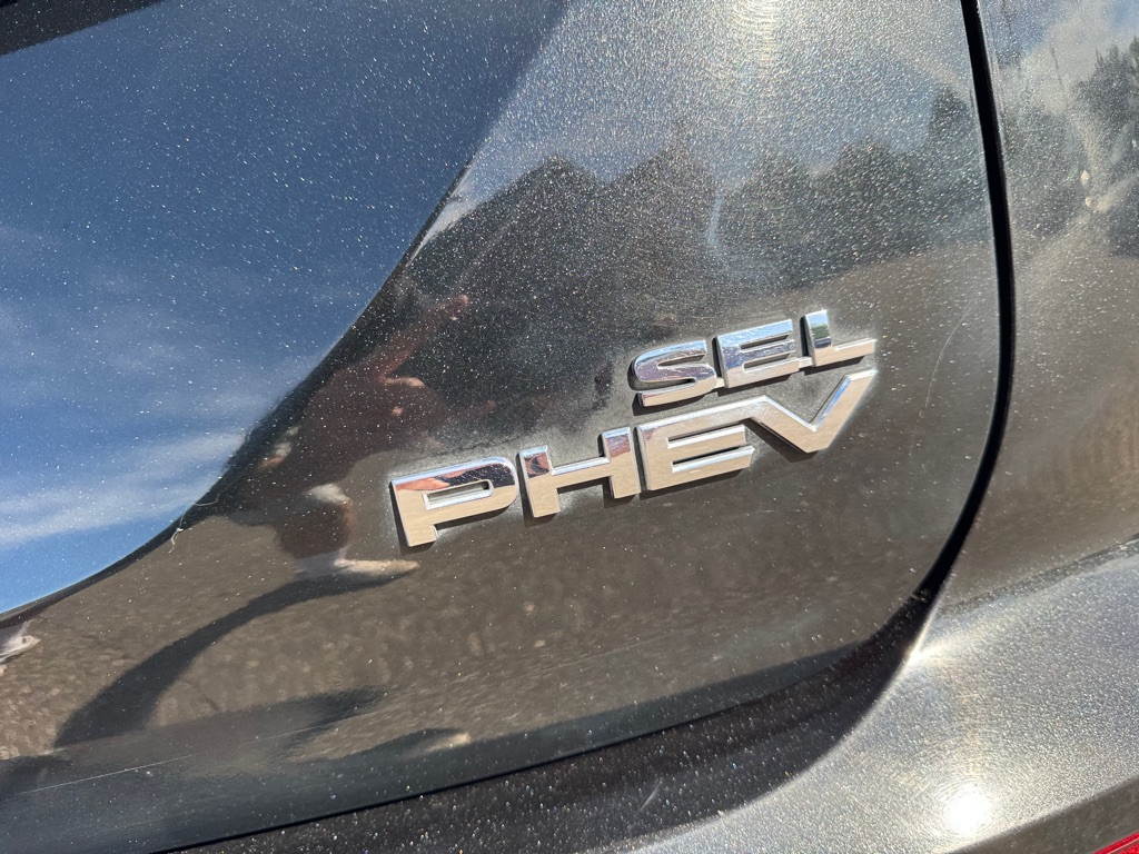 Photo 55 of this MITSUBISHI OUTLANDER PHEV
