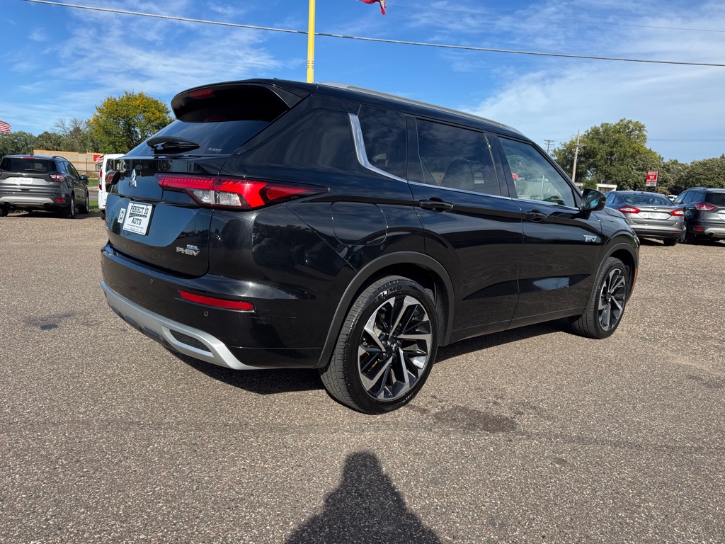 Photo 4 of this MITSUBISHI OUTLANDER PHEV