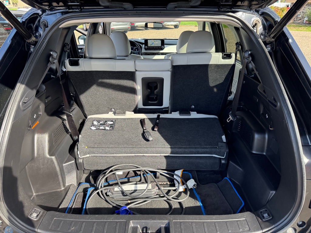 Photo 22 of this MITSUBISHI OUTLANDER PHEV