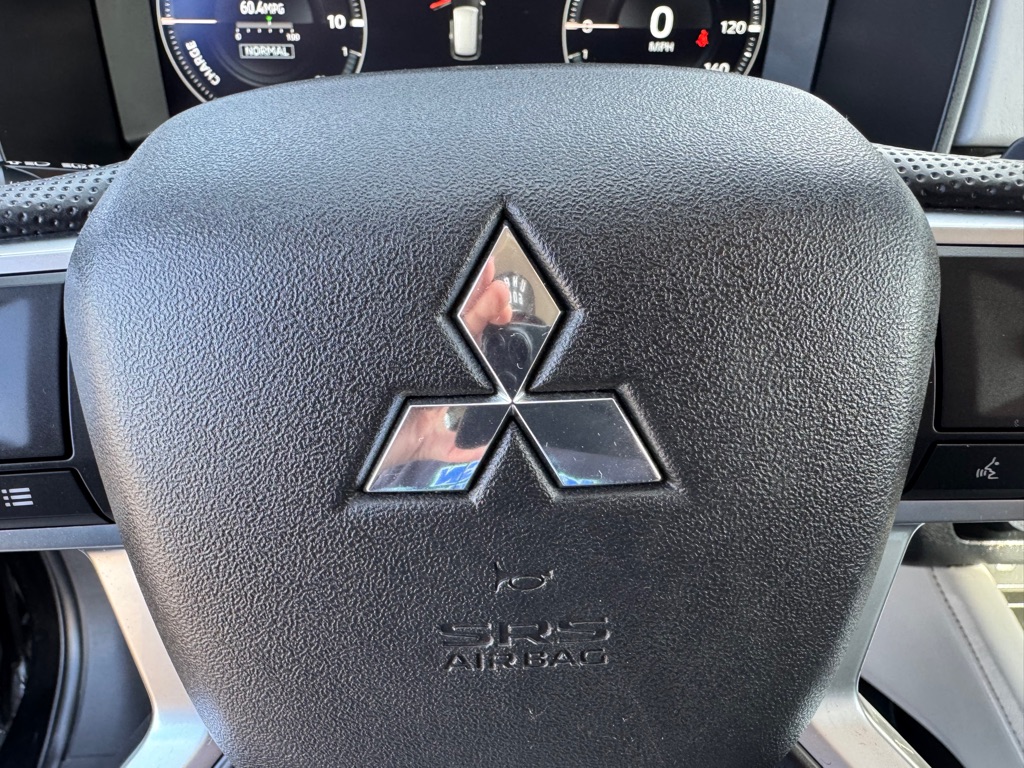 Photo 49 of this MITSUBISHI OUTLANDER PHEV