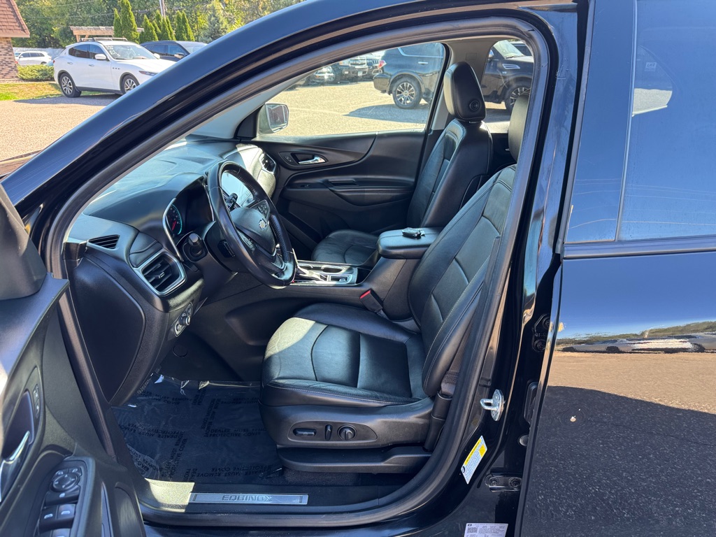 Photo 13 of this CHEVROLET EQUINOX