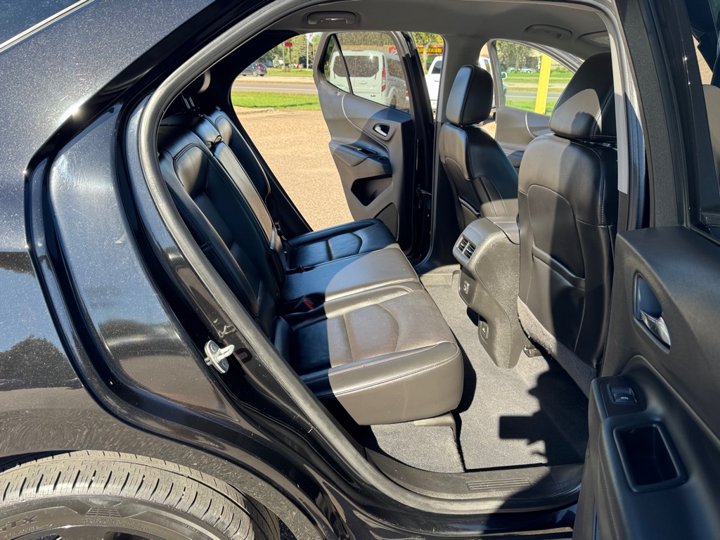 Photo 23 of this CHEVROLET EQUINOX