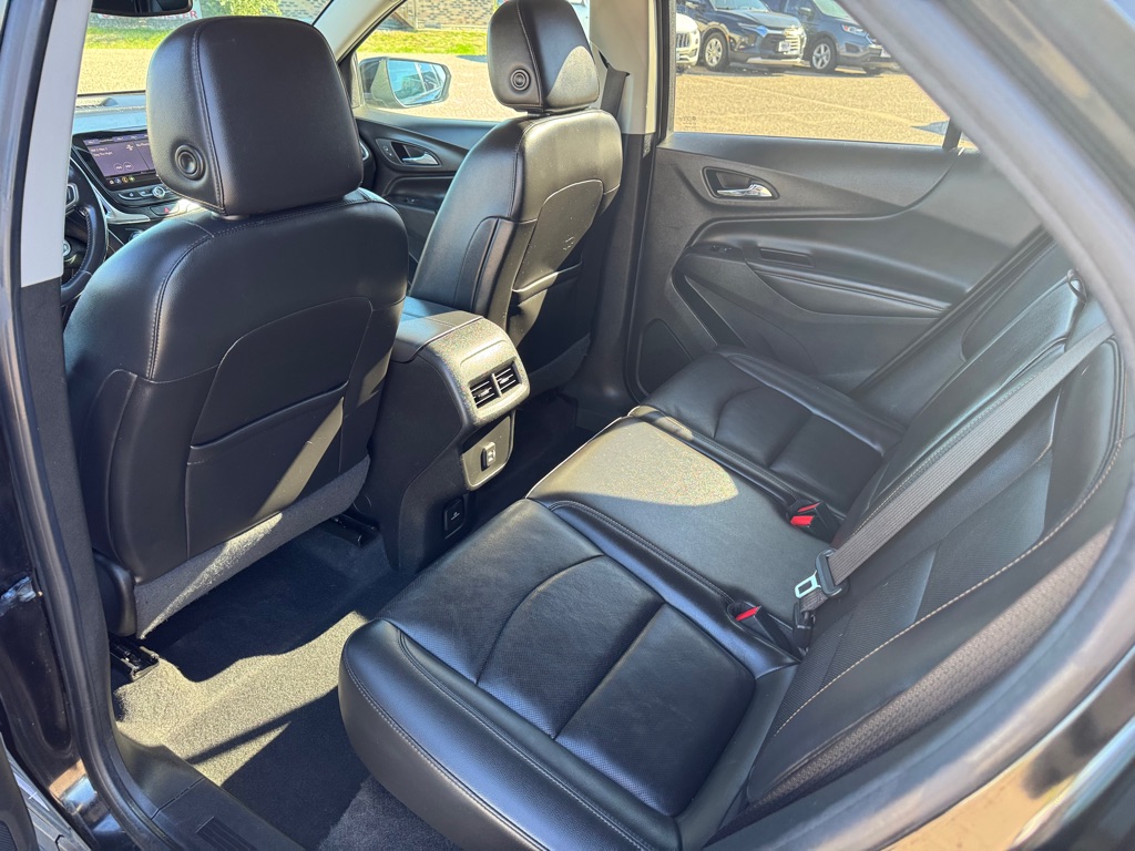 Photo 18 of this CHEVROLET EQUINOX