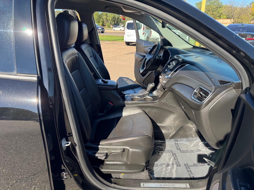 Photo 26 of this CHEVROLET EQUINOX