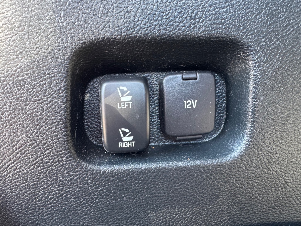 Photo 23 of this FORD EDGE