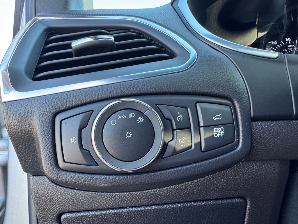 Photo 55 of this FORD EDGE