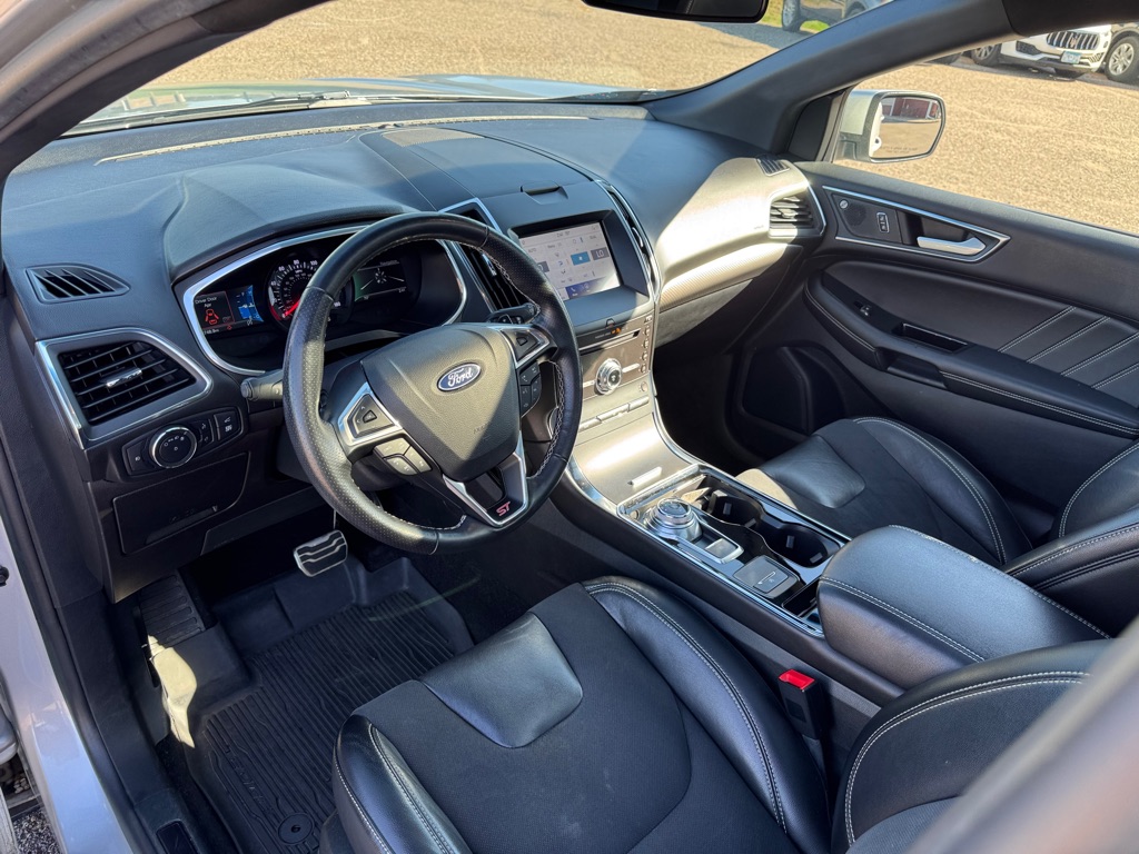 Photo 15 of this FORD EDGE