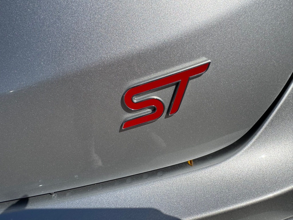 Photo 59 of this FORD EDGE