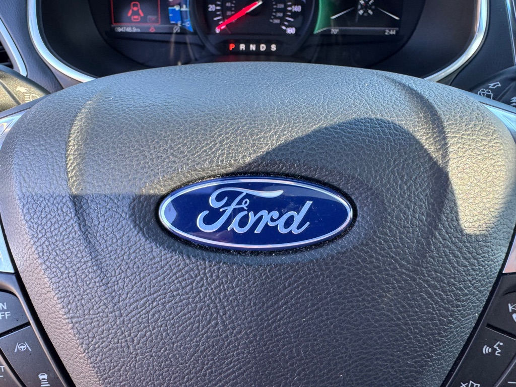 Photo 52 of this FORD EDGE