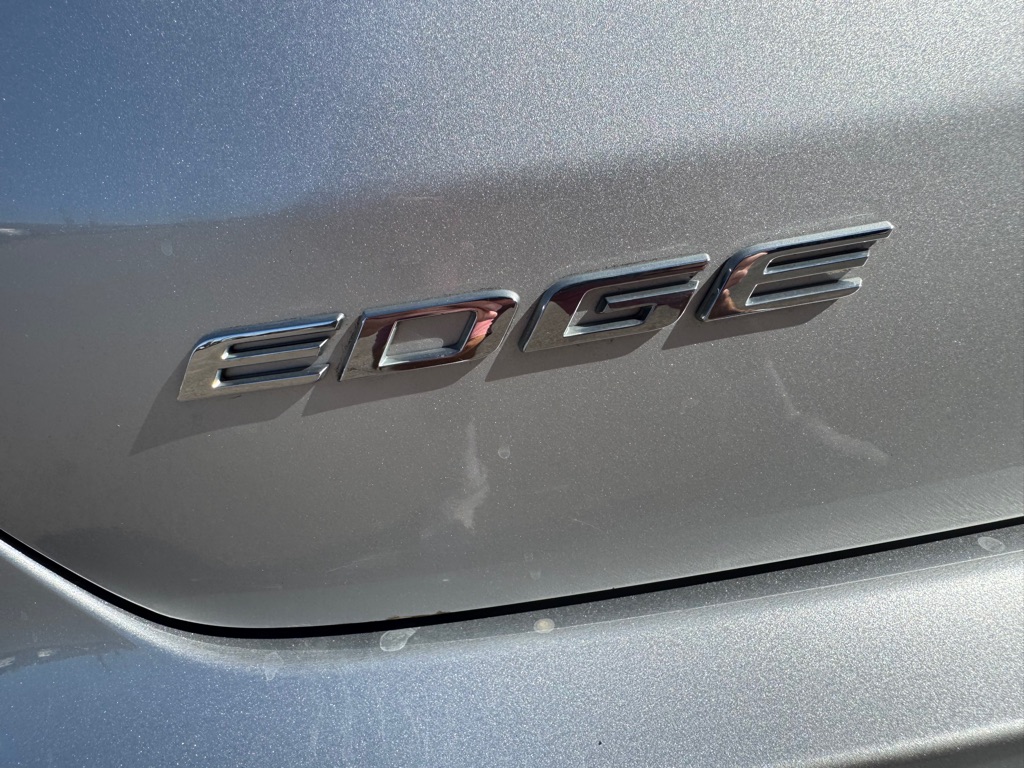 Photo 58 of this FORD EDGE