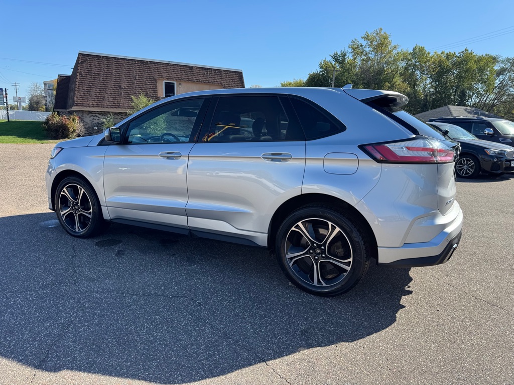 Photo 8 of this FORD EDGE