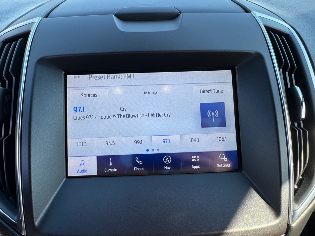 Photo 43 of this FORD EDGE
