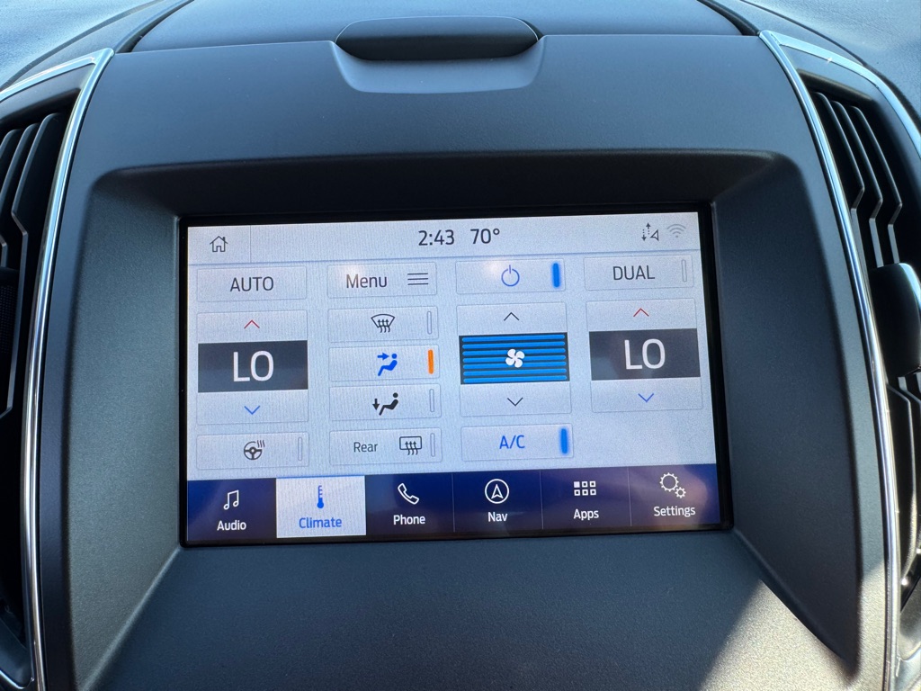 Photo 44 of this FORD EDGE