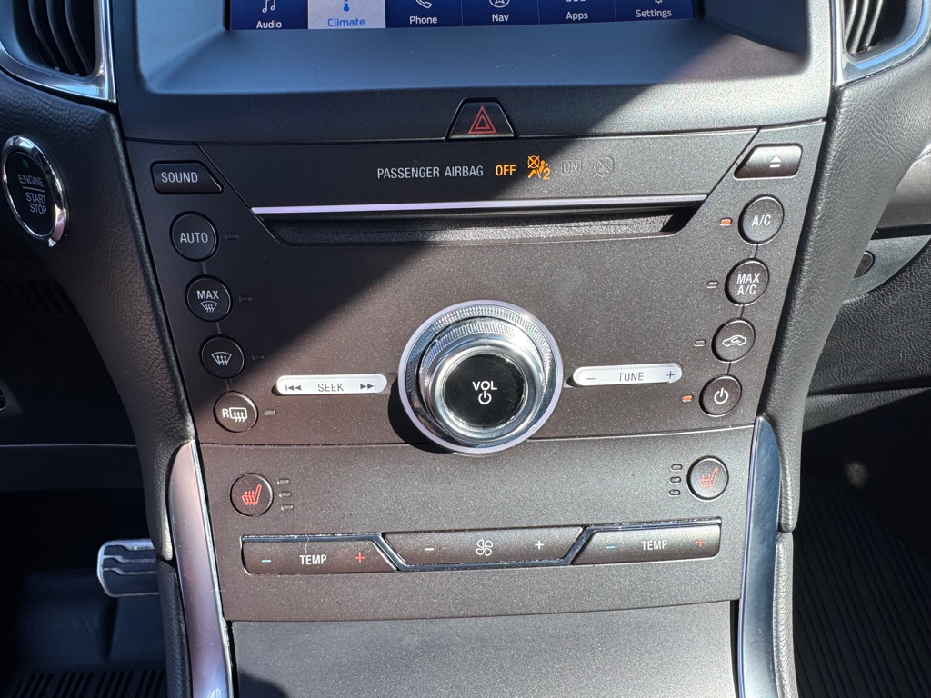Photo 38 of this FORD EDGE