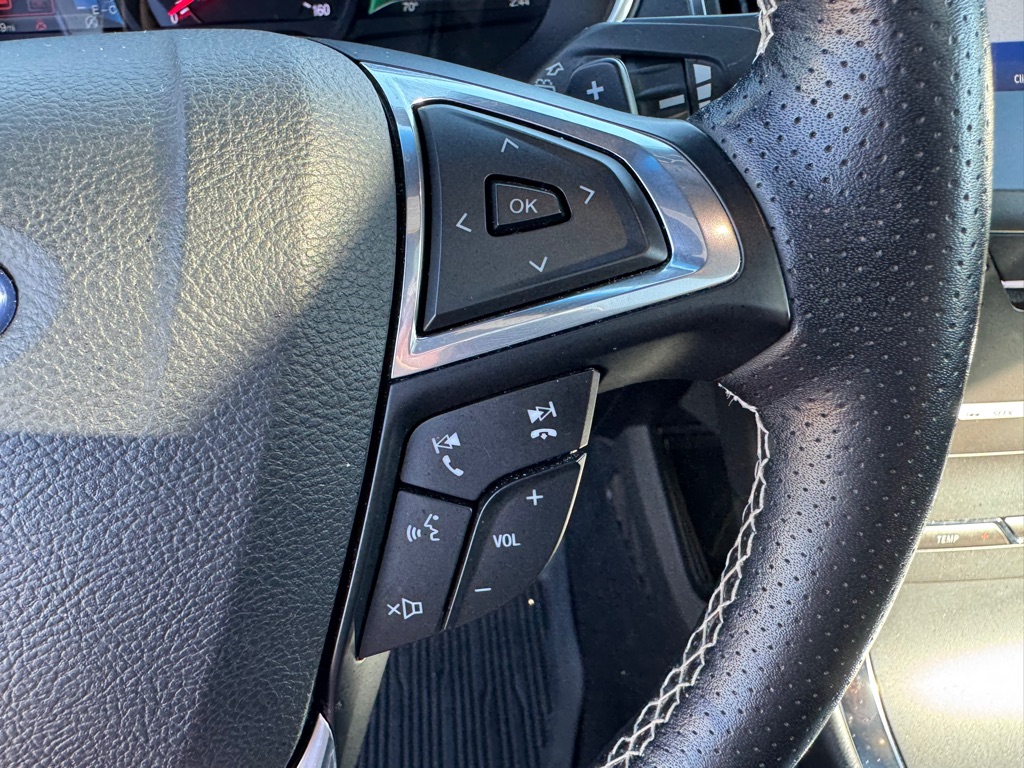 Photo 54 of this FORD EDGE