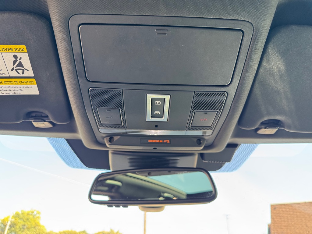 Photo 46 of this LAND ROVER DISCOVERY SPORT