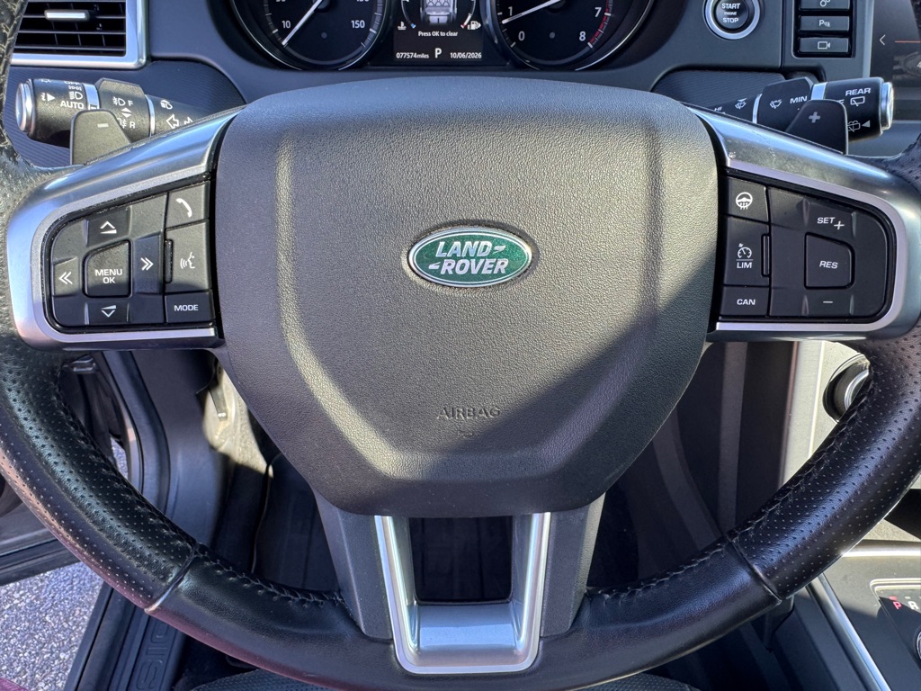 Photo 47 of this LAND ROVER DISCOVERY SPORT